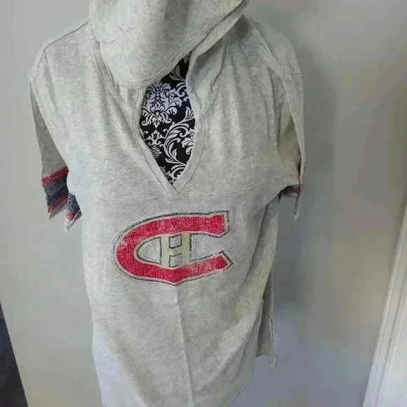 Mtl  Canadiens hooded tee - Picture 2 of 4